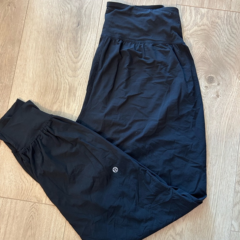 lululemon black joggers